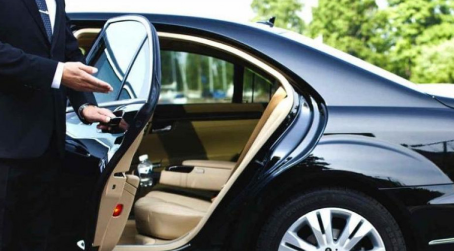 Επ. Θεσμών: Μόνο για πέντε χρόνια το υπηρεσιακό όχημα σε πρώην Προέδρους