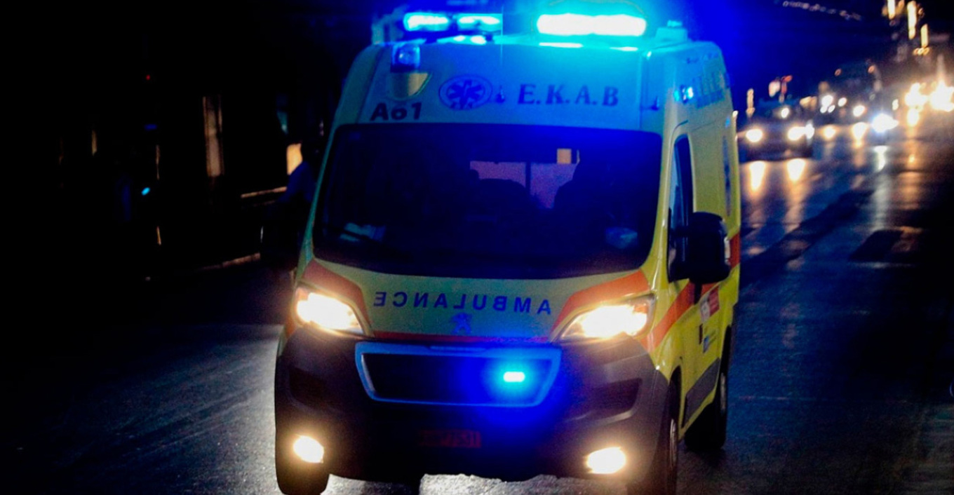 &Omicron;&iota;&kappa;&omicron;&gamma;&epsilon;&nu;&epsilon;&iota;&alpha;&kappa;ή &tau;&rho;&alpha;&gamma;&omega;&delta;ί&alpha; &sigma;&tau;&eta;&nu; &Epsilon;&lambda;&lambda;ά&delta;&alpha;: &Sigma;&kappa;ό&tau;&omega;&sigma;&epsilon; &tau;&eta; &mu;&eta;&tau;έ&rho;&alpha; &tau;&eta;&sigmaf; &epsilon;&nu;ώ &pi;&rho;&omicron;&sigma;&pi;&alpha;&theta;&omicron;ύ&sigma;&epsilon; &nu;&alpha; &pi;&alpha;&rho;&kappa;ά&rho;&epsilon;&iota;