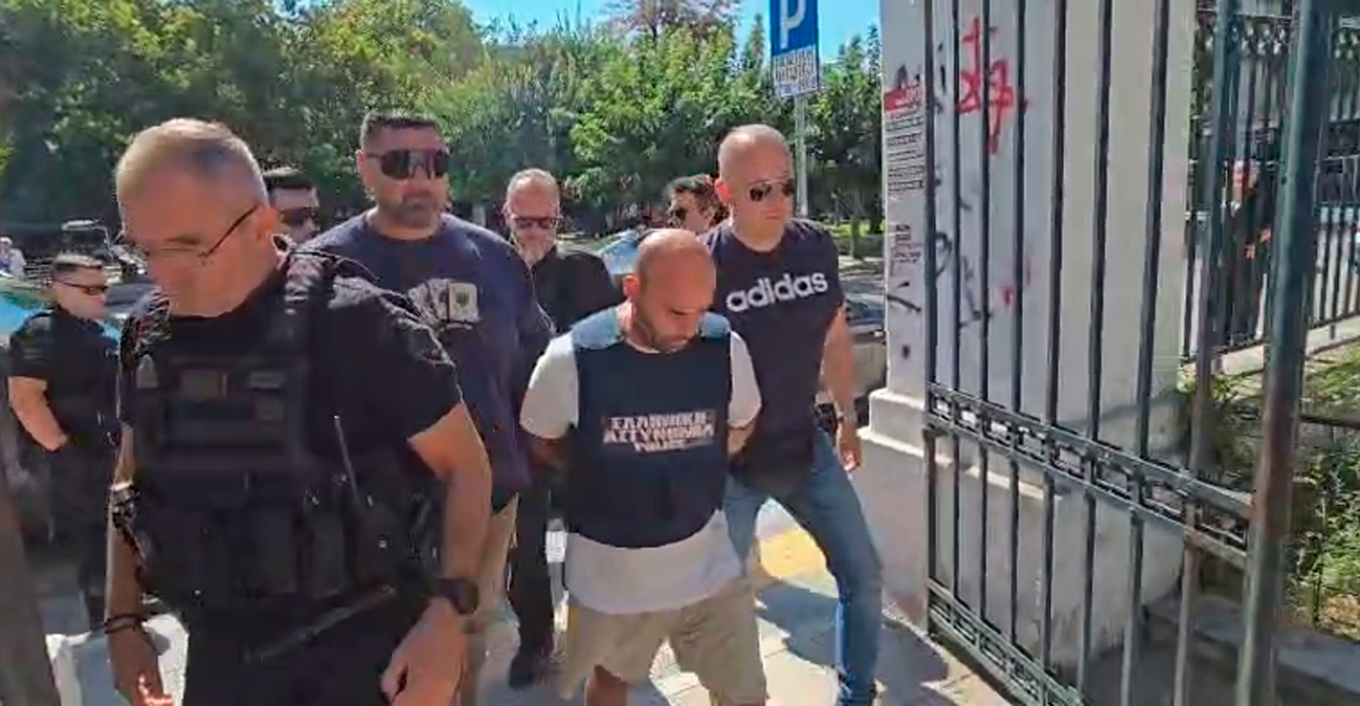 Προθεσμία να απολογηθεί την Τρίτη έλαβε ο 40χρονος συζυγοκτόνος στον Βόλο Προθεσμία να απολογηθεί την Τρίτη έλαβε ο 40χρονος συζυγοκτόνος στον Βόλο