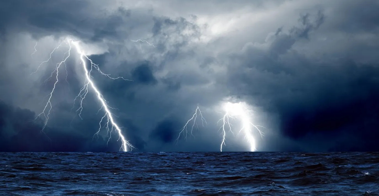 Κίτρινη προειδοποίηση: Μετά τον σεισμό, η κακοκαιρία – Ισχυρές καταιγίδες