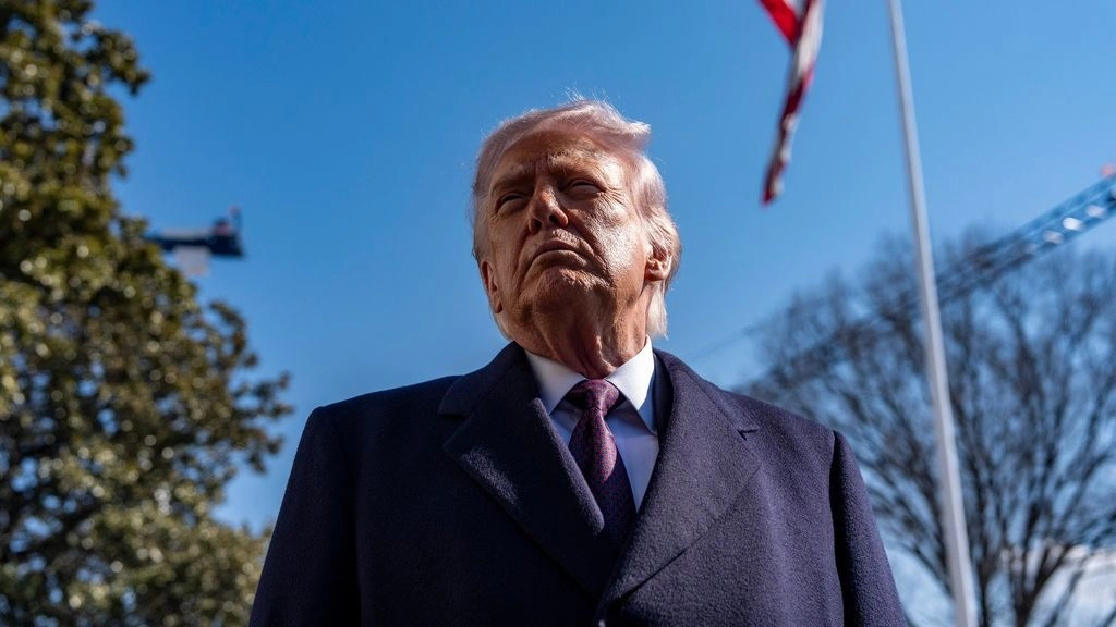 &Tau;&rho;&alpha;&mu;&pi;: &laquo;&Omicron; &pi;ό&lambda;&epsilon;&mu;&omicron;&sigmaf; &sigma;&tau;&omicron; &Iota;&rho;ά&nu; &mu;&pi;&omicron;&rho;&epsilon;ί &nu;&alpha; &delta;&iota;&alpha;&rho;&kappa;έ&sigma;&epsilon;&iota; έ&omega;&sigmaf; &kappa;&alpha;&iota; &tau;έ&sigma;&sigma;&epsilon;&rho;&iota;&sigmaf; &epsilon;&beta;&delta;&omicron;&mu;ά&delta;&epsilon;&sigmaf; - &Delta;&epsilon;&nu; &mu;&pi;&omicron;&rho;ώ &nu;&alpha; &sigma;&alpha;&sigmaf; &tau;&omicron; &pi;&omega; &alpha;&upsilon;&tau;ό&raquo;