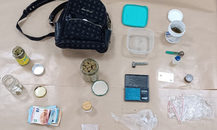 &Delta;&iota;&pi;&lambda;ή &sigma;ύ&lambda;&lambda;&eta;&psi;&eta; &gamma;&iota;&alpha; &nu;&alpha;&rho;&kappa;&omega;&tau;&iota;&kappa;ά &sigma;&tau;&eta; &Lambda;&epsilon;&mu;&epsilon;&sigma;ό: &Chi;&epsilon;&iota;&rho;&omicron;&pi;έ&delta;&epsilon;&sigmaf; &sigma;&epsilon; ά&nu;&delta;&rho;&alpha; &kappa;&alpha;&iota; &gamma;&upsilon;&nu;&alpha;ί&kappa;&alpha;