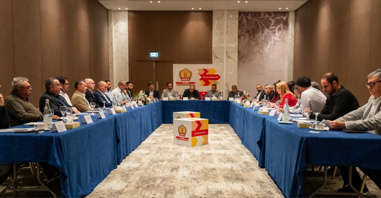 &Sigma;&tau;. &Sigma;&tau;&epsilon;&phi;ά&nu;&omicron;&upsilon;: &laquo;&Alpha;&nu;&epsilon;&pi;&alpha;&rho;&kappa;έ&sigma;&tau;&alpha;&tau;&alpha; &tau;&alpha; &kappa;&upsilon;&beta;&epsilon;&rho;&nu;&eta;&tau;&iota;&kappa;ά &mu;έ&tau;&rho;&alpha; &gamma;&iota;&alpha; &tau;&omicron;&nu; &tau;&omicron;&upsilon;&rho;&iota;&sigma;&mu;ό&raquo;