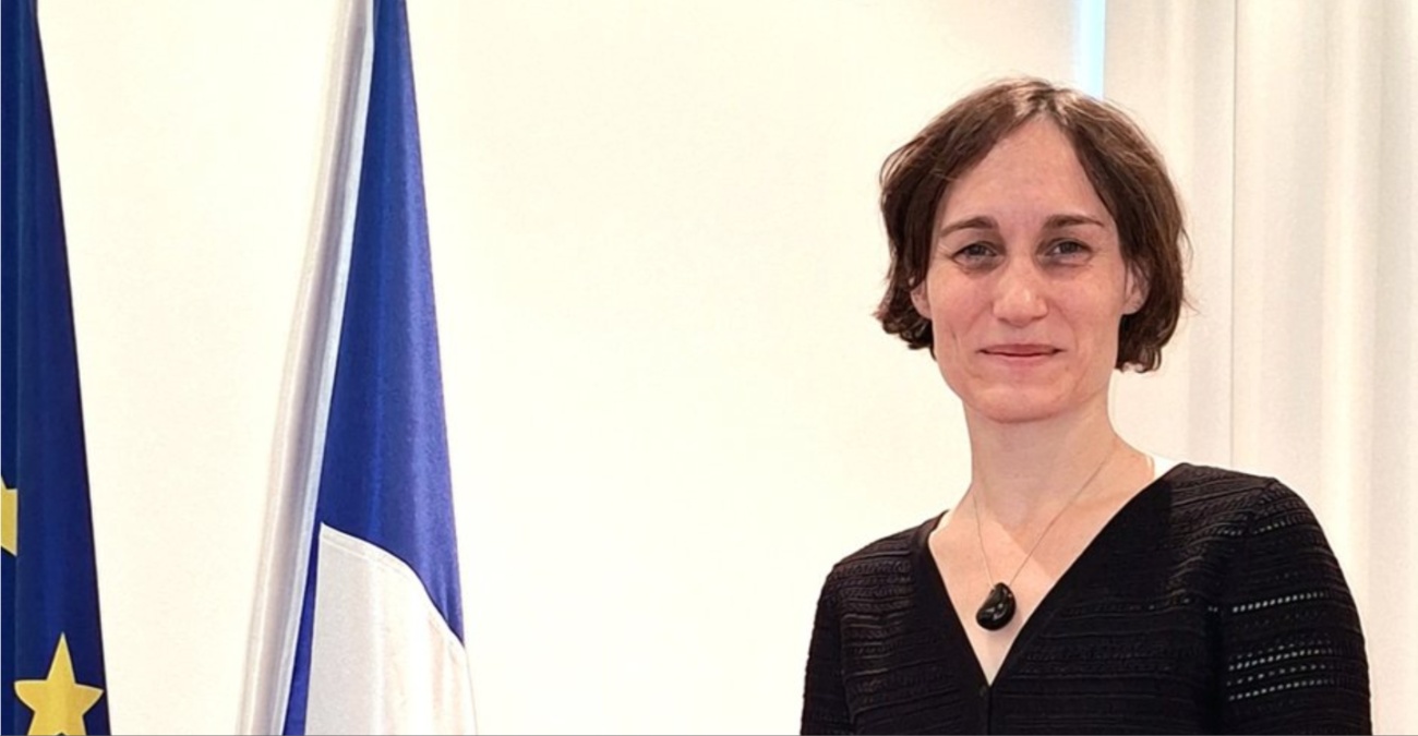 &Pi;&rho;έ&sigma;&beta;&epsilon;&iota;&rho;&alpha; &tau;&eta;&sigmaf; &Gamma;&alpha;&lambda;&lambda;ί&alpha;&sigmaf;: &Eta; &Kappa;&upsilon;&pi;&rho;&iota;&alpha;&kappa;ή &Pi;&rho;&omicron;&epsilon;&delta;&rho;ί&alpha; &upsilon;&pi;&omicron;&sigma;&tau;&eta;&rho;ί&zeta;&epsilon;&iota; &sigma;&tau;&rho;&alpha;&tau;&eta;&gamma;&iota;&kappa;ή &alpha;&upsilon;&tau;&omicron;&nu;&omicron;&mu;ί&alpha; &Epsilon;E