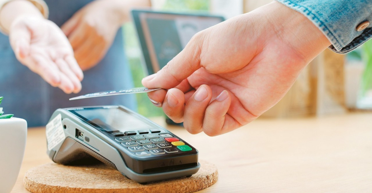 Αναφορές για προβλήματα με τη JCC – Δεν πραγματοποιούνται ψηφιακές πληρωμές ή αναλήψεις χρημάτων