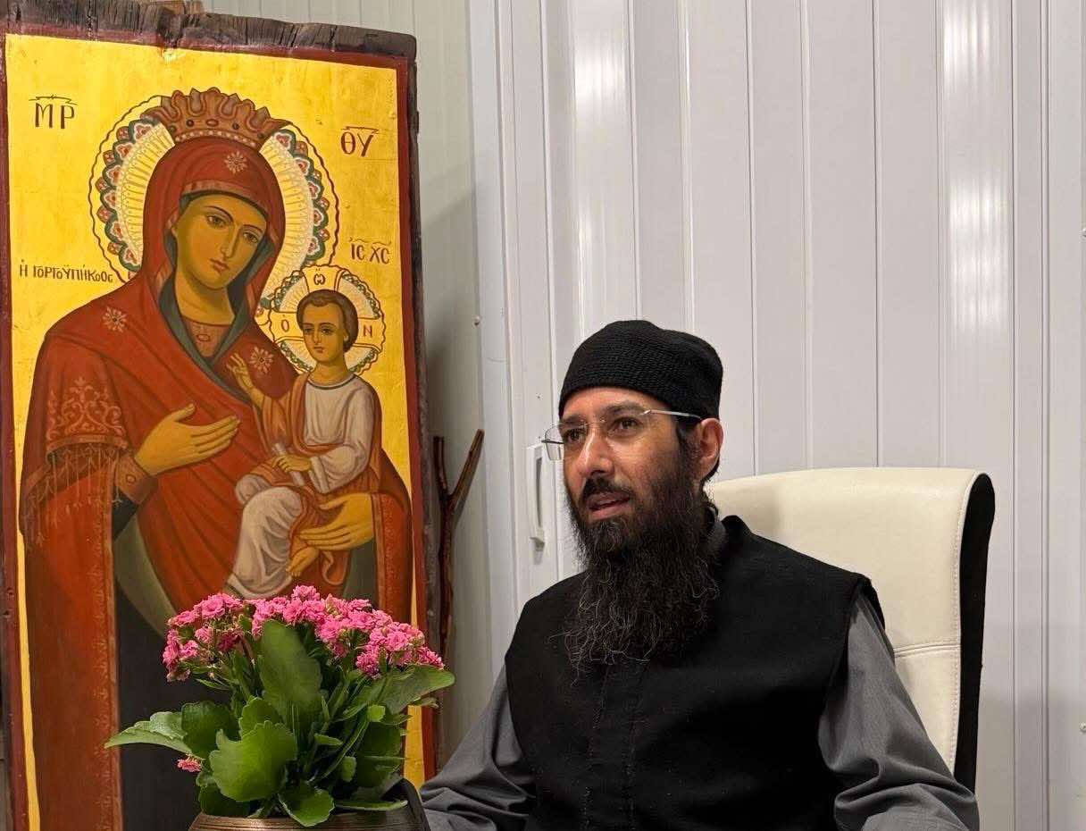 &Sigma;&tau;&omicron; &chi;&epsilon;&iota;&rho;&omicron;&upsilon;&rho;&gamma;&epsilon;ί&omicron; &omicron; &tau;έ&omega;&sigmaf; &alpha;&rho;&chi;&iota;&mu;&alpha;&nu;&delta;&rho;ί&tau;&eta;&sigmaf; &Nu;&epsilon;&kappa;&tau;ά&rho;&iota;&omicron;&sigmaf; - &laquo;&Sigma;&alpha;&sigmaf; &pi;&alpha;&rho;&alpha;&kappa;&alpha;&lambda;&omicron;ύ&mu;&epsilon; &nu;&alpha; &tau;&omicron;&nu; &sigma;&upsilon;&nu;&omicron;&delta;&epsilon;ύ&sigma;&epsilon;&tau;&epsilon; &mu;&epsilon; &tau;&eta;&nu; &pi;&rho;&omicron;&sigma;&epsilon;&upsilon;&chi;ή &sigma;&alpha;&sigmaf;&raquo;