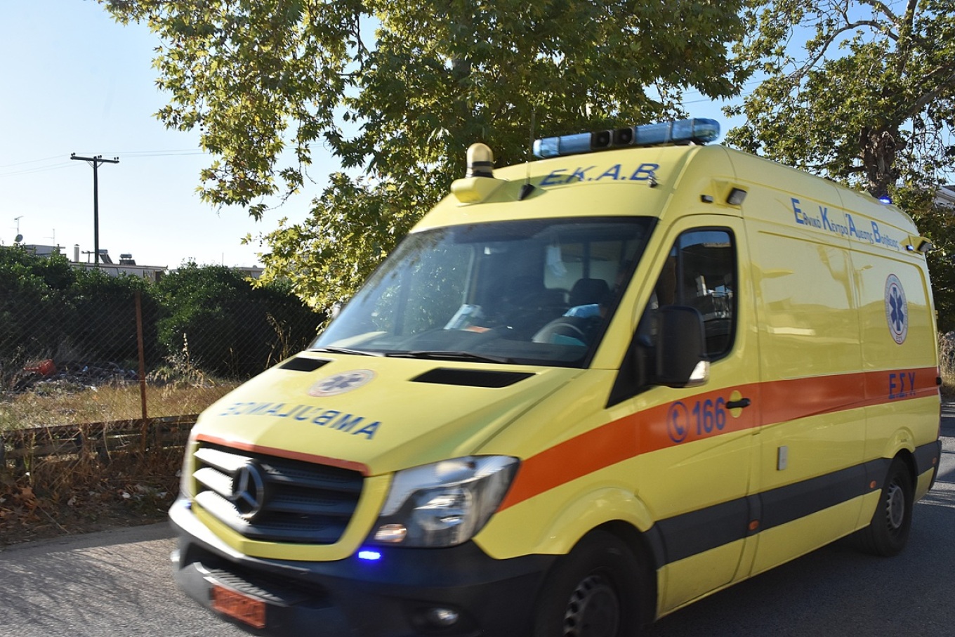 Μηχανή παρέσυρε και σκότωσε 67χρονη στην Εθνική Οδό Θεσσαλονίκης Μηχανή παρέσυρε και σκότωσε 67χρονη στην Εθνική Οδό Θεσσαλονίκης