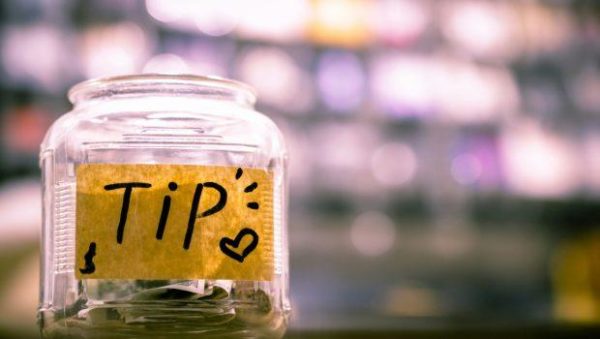 Τι σημαίνει όταν κάποιος δεν αφήνει tips στον σερβιτόρο