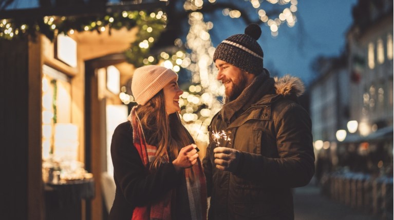 Τα 3 ζώδια που θα τους χτυπήσει ο έρωτας… την πόρτα, φέτος τα Χριστούγεννα