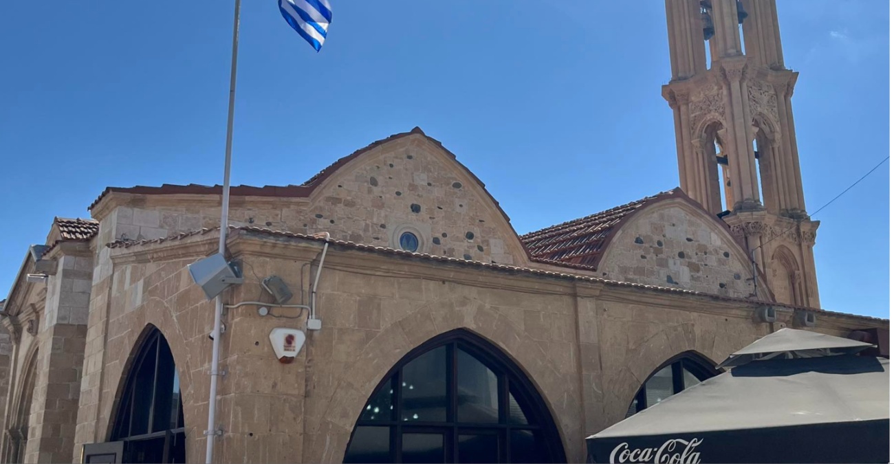 Επιχείρηση – σκούπα στο πανηγύρι του Αγίου Κυπριανού: Κατασχέθηκαν πάνω από 200 προϊόντα «μαϊμού»