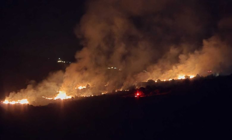 Μάχη με τις φλόγες μέχρι τα μεσάνυχτα