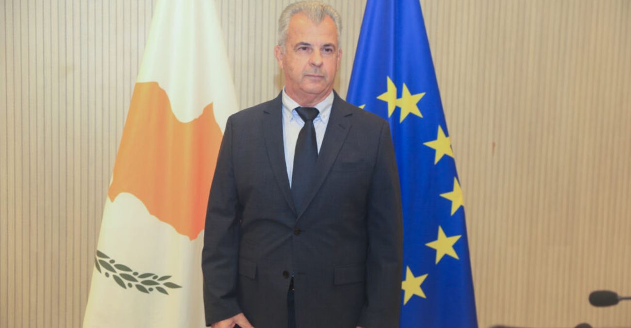 &Phi;&upsilon;&tau;&iota;&rho;ή&sigmaf;: &laquo;&Eta; &Kappa;&upsilon;&beta;έ&rho;&nu;&eta;&sigma;&eta; &epsilon;ί&nu;&alpha;&iota; &alpha;&pi;&omicron;&phi;&alpha;&sigma;&iota;&sigma;&mu;έ&nu;&eta; &nu;&alpha; &pi;&alpha;&tau;ά&xi;&epsilon;&iota; &tau;&omicron; &omicron;&rho;&gamma;&alpha;&nu;&omega;&mu;έ&nu;&omicron; έ&gamma;&kappa;&lambda;&eta;&mu;&alpha;&raquo;