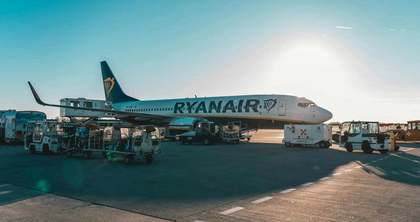 &Eta; Ryanair &alpha;&pi;&omicron;&chi;&omega;&rho;&epsilon;ί &omicron;&rho;&iota;&sigma;&tau;&iota;&kappa;ά &alpha;&pi;ό &tau;&eta;&nu; &Theta;&epsilon;&sigma;&sigma;&alpha;&lambda;&omicron;&nu;ί&kappa;&eta; - &Tau;&iota; &alpha;&lambda;&lambda;ά&zeta;&epsilon;&iota; &sigma;&tau;&iota;&sigmaf; &alpha;&epsilon;&rho;&omicron;&pi;&omicron;&rho;&iota;&kappa;έ&sigmaf; &pi;&tau;ή&sigma;&epsilon;&iota;&sigmaf;