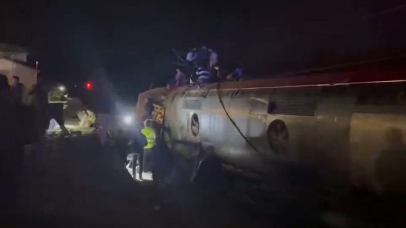 &Epsilon;&kappa;&tau;&rho;&omicron;&chi;&iota;&alpha;&sigma;&mu;ό&sigmaf; &tau;&rho;έ&nu;&omega;&nu; &upsilon;&psi;&eta;&lambda;ή&sigmaf; &tau;&alpha;&chi;ύ&tau;&eta;&tau;&alpha;&sigmaf; &sigma;&tau;&eta;&nu; &Iota;&sigma;&pi;&alpha;&nu;ί&alpha;: &Tau;&omicron;&upsilon;&lambda;ά&chi;&iota;&sigma;&tau;&omicron;&nu; 21 &nu;&epsilon;&kappa;&rho;&omicron;ί &kappa;&alpha;&iota; 30 &sigma;&omicron;&beta;&alpha;&rho;ά &tau;&rho;&alpha;&upsilon;&mu;&alpha;&tau;ί&epsilon;&sigmaf;, &laquo;&sigma;&alpha;&nu; &tau;&alpha;&iota;&nu;ί&alpha; &tau;&rho;ό&mu;&omicron;&upsilon;&raquo; &lambda;έ&nu;&epsilon; &epsilon;&pi;&iota;&beta;ά&tau;&epsilon;&sigmaf;