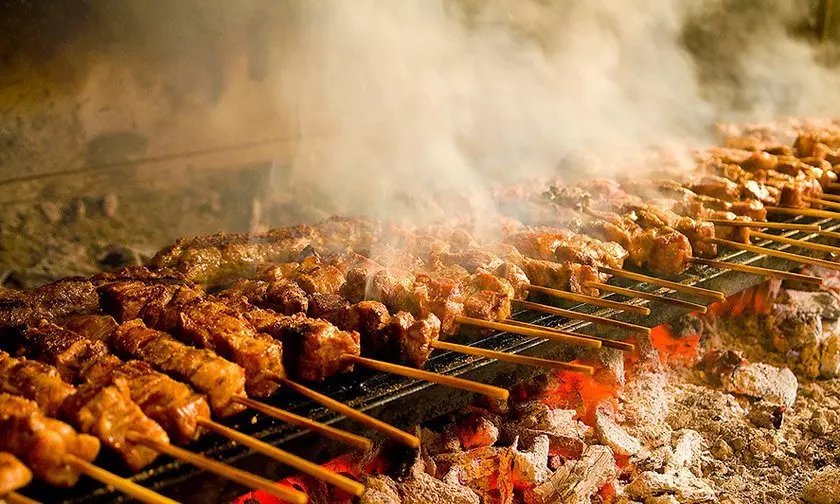 &Kappa;&iota; ό&mu;&omega;&sigmaf;... &Sigma;&epsilon; &alpha;&upsilon;&tau;ό &tau;&omicron; &kappa;&alpha;&phi;&epsilon;&nu;&epsilon;ί&omicron; &tau;&eta;&sigmaf; &Lambda;&epsilon;&upsilon;&kappa;&omega;&sigma;ί&alpha;&sigmaf; &eta; &Tau;&sigma;&iota;&kappa;&nu;&omicron;&pi;έ&mu;&pi;&tau;&eta; &mu;&epsilon;&tau;&alpha;&phi;έ&rho;&epsilon;&tau;&alpha;&iota; &tau;&eta;&nu; &Kappa;&upsilon;&rho;&iota;&alpha;&kappa;ή