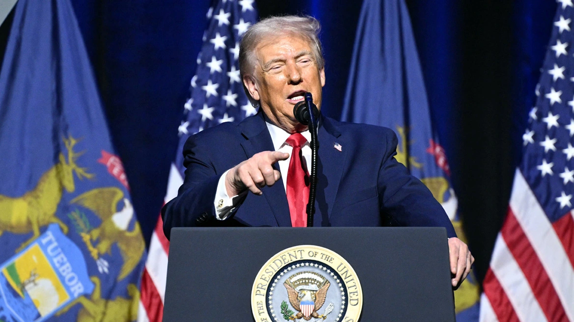 Τραμπ: Αρνήθηκε να αποκαλύψει ποια είναι η βοήθεια «καθ’ οδόν»