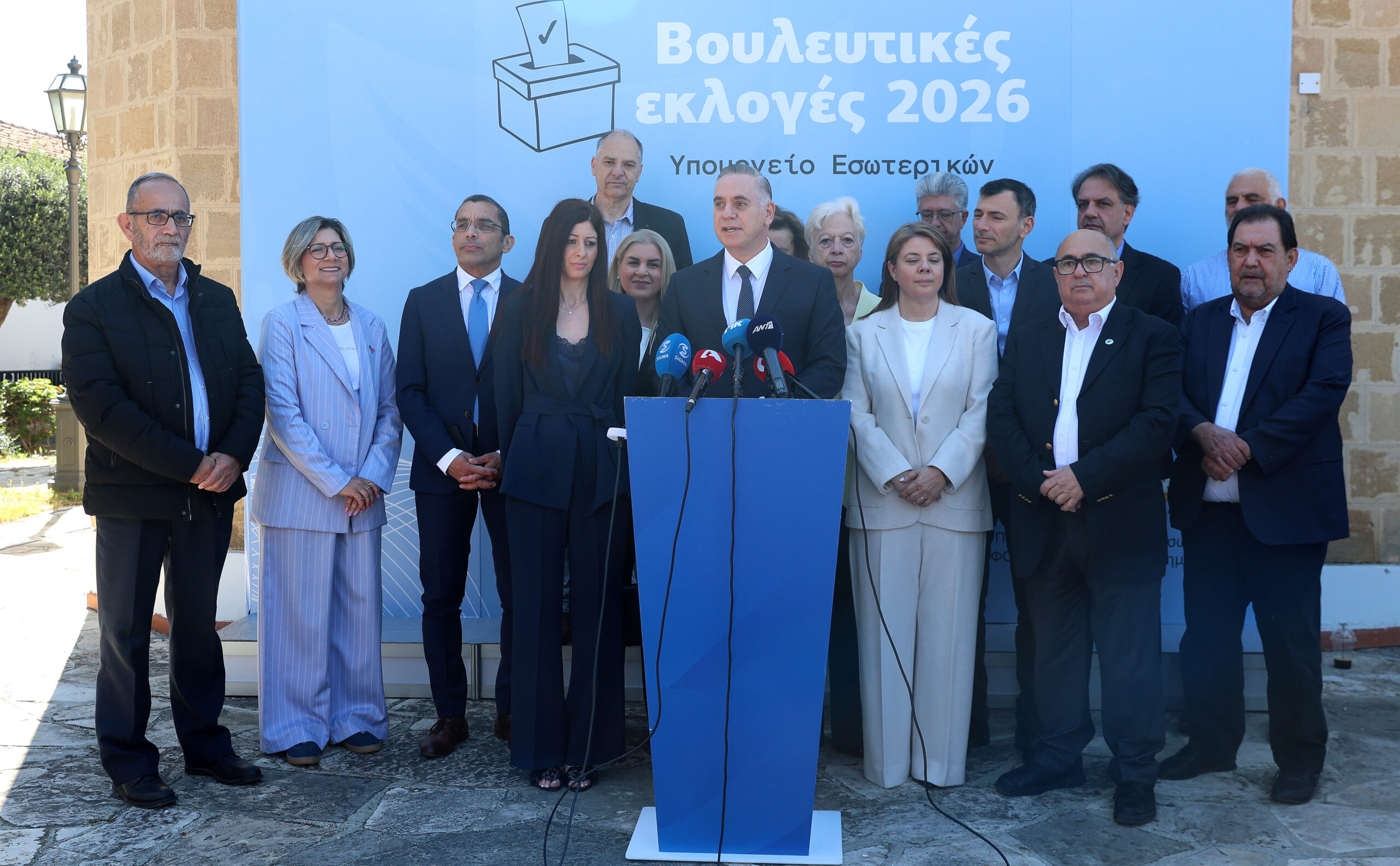 «Αποφασίσαμε να ακούσουμε την κοινωνία», λέει ο Νικόλας