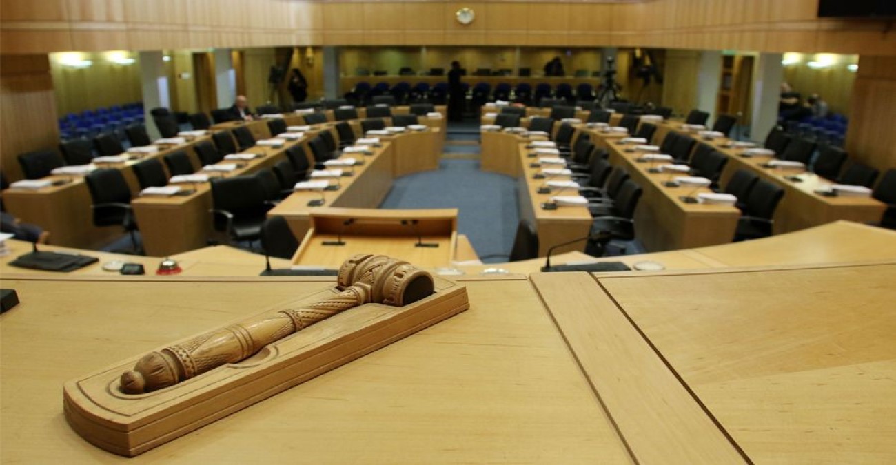 &Pi;&rho;&omicron;&kappa;&eta;&rho;ύ&chi;&theta;&eta;&kappa;&alpha;&nu; &epsilon;&pi;ί&sigma;&eta;&mu;&alpha; &omicron;&iota; &Beta;&omicron;&upsilon;&lambda;&epsilon;&upsilon;&tau;&iota;&kappa;έ&sigmaf; &Epsilon;&kappa;&lambda;&omicron;&gamma;έ&sigmaf;: &Alpha;&upsilon;&tau;&omicron;ί &epsilon;ί&nu;&alpha;&iota; &omicron;&iota; Έ&phi;&omicron;&rho;&omicron;&iota;