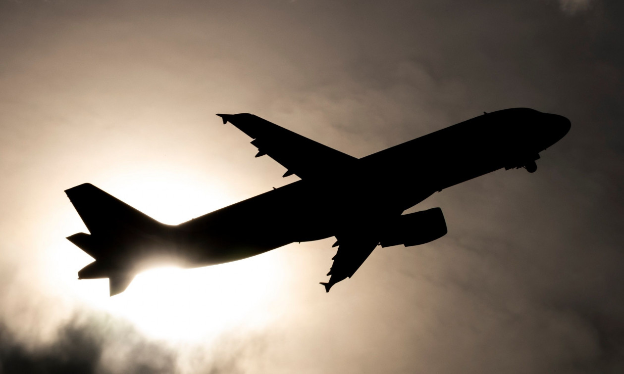 &Tau;&rho;&alpha;&gamma;&omega;&delta;ί&alpha; &sigma;&epsilon; &pi;&tau;ή&sigma;&eta;: &Pi;έ&theta;&alpha;&nu;&epsilon; &beta;&rho;έ&phi;&omicron;&sigmaf; - &Delta;&epsilon;&nu; &kappa;&alpha;&tau;ά&phi;&epsilon;&rho;&alpha;&nu; &nu;&alpha; &tau;&omicron; &kappa;&rho;&alpha;&tau;ή&sigma;&omicron;&upsilon;&nu; &sigma;&tau;&eta; &zeta;&omega;ή &omicron;&iota; &gamma;&iota;&alpha;&tau;&rho;&omicron;ί