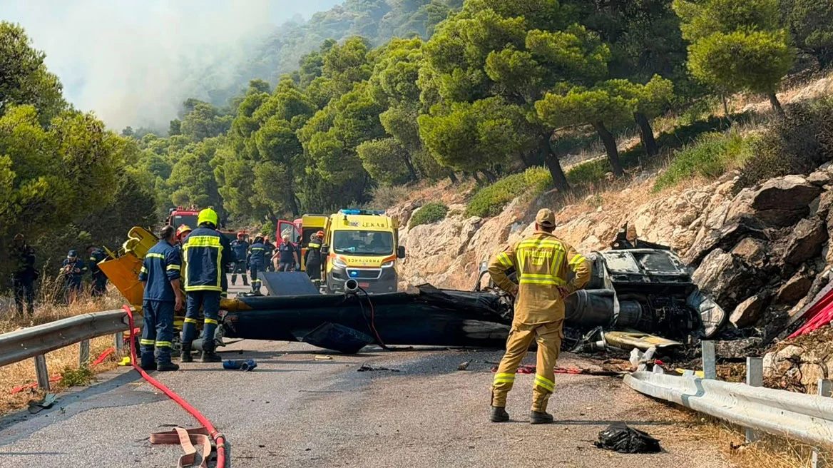 &Tau;&rho;&alpha;&gamma;&omega;&delta;ί&alpha; &sigma;&tau;&eta;&nu; &Epsilon;&lambda;&lambda;ά&delta;&alpha;: &Nu;&epsilon;&kappa;&rho;&omicron;ί &Delta;&alpha;&nu;ό&sigmaf; &pi;&iota;&lambda;ό&tau;&omicron;&sigmaf; &kappa;&alpha;&iota; Έ&lambda;&lambda;&eta;&nu;&alpha;&sigmaf; &sigma;ύ&nu;&delta;&epsilon;&sigma;&mu;&omicron;&sigmaf; &alpha;&pi;ό &tau;&eta; &sigma;ύ&gamma;&kappa;&rho;&omicron;&upsilon;&sigma;&eta; &tau;&omega;&nu; &delta;ύ&omicron; &epsilon;&lambda;&iota;&kappa;&omicron;&pi;&tau;έ&rho;&omega;&nu; &pi;&omicron;&upsilon; &epsilon;&pi;&iota;&chi;&epsilon;&iota;&rho;&omicron;ύ&sigma;&alpha;&nu; &sigma;&tau;&eta;&nu; &Psi;ά&theta;&alpha;