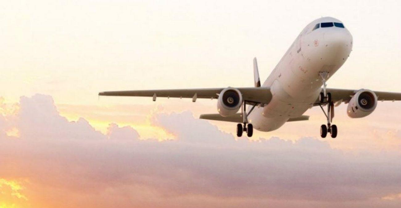 Πάει κάθε μέρα στην δουλειά της με αεροπλάνο γιατί… της έρχεται πιο φτηνά Πάει κάθε μέρα στην δουλειά της με αεροπλάνο γιατί… της έρχεται πιο φτηνά