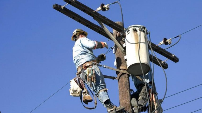 Έμειναν χωρίς ρεύμα Κυριακάτικα - Οι περιοχές που επηρεάζονται και η ώρα αποκατάστασης