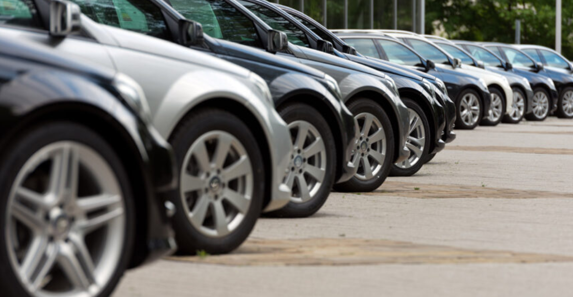 Έ&rho;&chi;&epsilon;&tau;&alpha;&iota; &omicron; &mu;&epsilon;&gamma;ά&lambda;&omicron;&sigmaf; &pi;&lambda;&epsilon;&iota;&sigma;&tau;&eta;&rho;&iota;&alpha;&sigma;&mu;ό&sigmaf; &omicron;&chi;&eta;&mu;ά&tau;&omega;&nu; &alpha;&pi;ό &tau;&eta;&nu; &Tau;&rho;ά&pi;&epsilon;&zeta;&alpha; &Kappa;ύ&pi;&rho;&omicron;&upsilon; - &Iota;&delta;&omicron;ύ &tau;&iota;&mu;έ&sigmaf; &kappa;&alpha;&iota; &phi;&omega;&tau;&omicron;&gamma;&rho;&alpha;&phi;ί&epsilon;&sigmaf; - Ό&lambda;&epsilon;&sigmaf; &omicron;&iota; &pi;&lambda;&eta;&rho;&omicron;&phi;&omicron;&rho;ί&epsilon;&sigmaf;