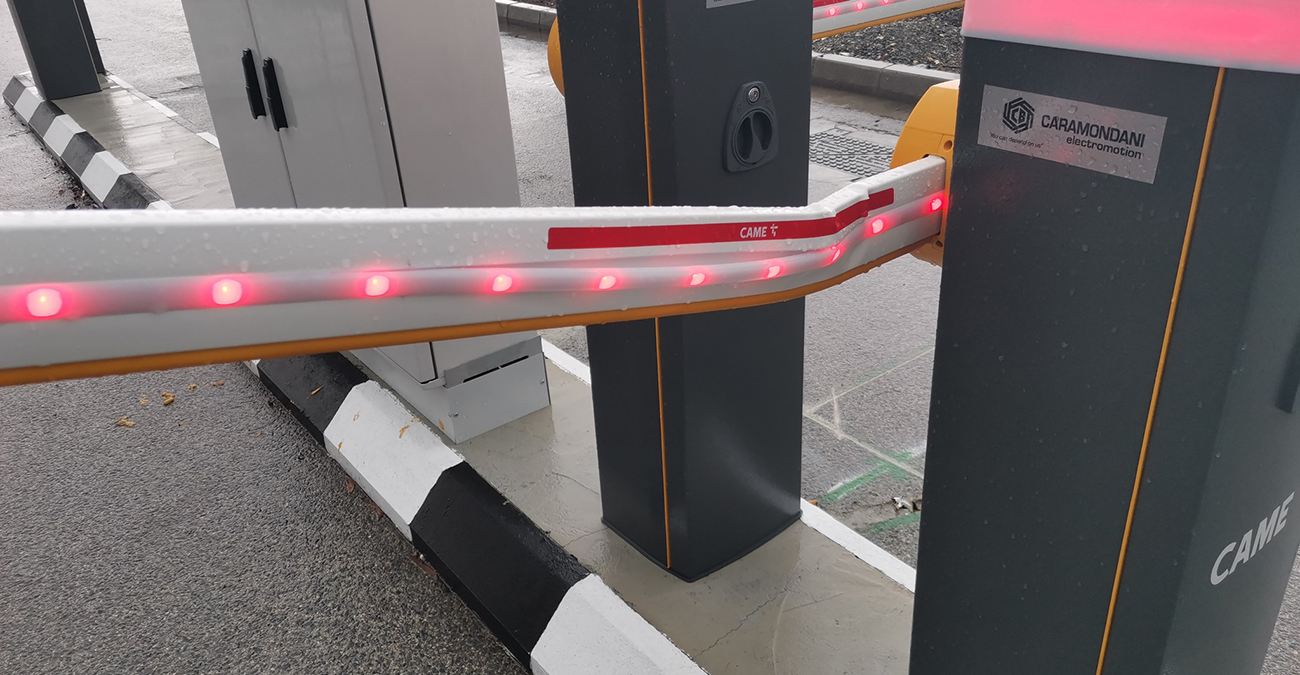 «Έφυγε η μπάρα τους» – Άγνωστοι προκάλεσαν ζημιές σε δημοτικούς χώρους στάθμευσης