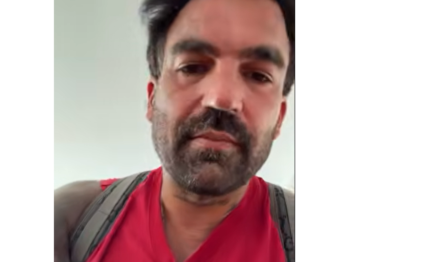 &Delta;&eta;&mu;ή&tau;&rho;&eta;&sigmaf; &Alpha;&lambda;&epsilon;&xi;ά&nu;&delta;&rho;&omicron;&upsilon;: &Delta;έ&chi;&theta;&eta;&kappa;&epsilon; &epsilon;&pi;ί&theta;&epsilon;&sigma;&eta; &alpha;&pi;ό &sigma;&kappa;ύ&lambda;&omicron; - &Pi;&rho;&omicron;&sigma;&pi;ά&theta;&eta;&sigma;&epsilon; &nu;&alpha; &sigma;ώ&sigma;&epsilon;&iota; &tau;&eta;&nu; &laquo;&Lambda;&alpha;&beta;&raquo; (&Beta;&Iota;&Nu;&Tau;&Epsilon;&Omicron;)