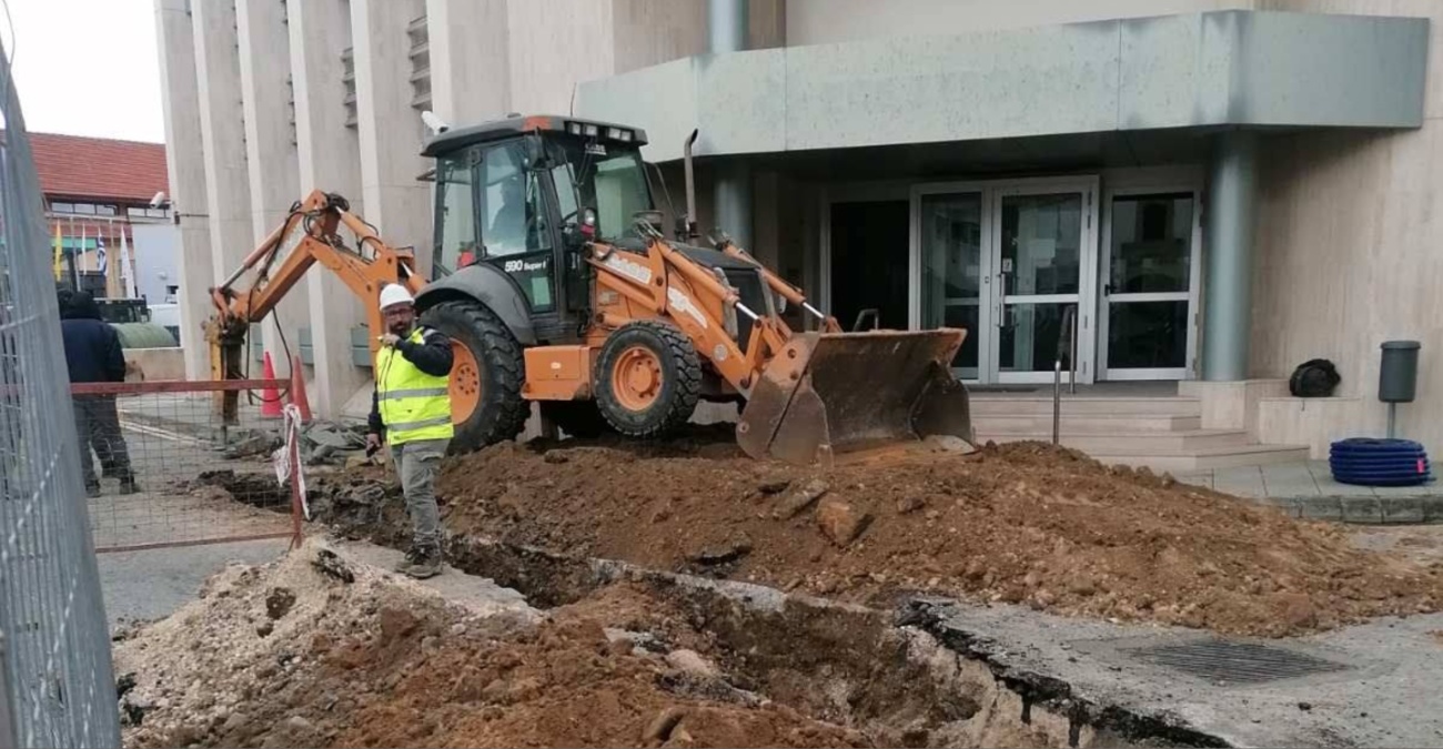 &Alpha;&lambda;&lambda;ά&zeta;&epsilon;&iota; &pi;&rho;ό&sigma;&omega;&pi;&omicron; &omicron; &iota;&sigma;&tau;&omicron;&rho;&iota;&kappa;ό&sigmaf; &pi;&upsilon;&rho;ή&nu;&alpha;&sigmaf; &tau;&omicron;&upsilon; &Sigma;&tau;&rho;&omicron;&beta;ό&lambda;&omicron;&upsilon; &ndash; &laquo;&Pi;&upsilon;&rho;&epsilon;&tau;ό&sigmaf;&raquo; &epsilon;&rho;&gamma;&alpha;&sigma;&iota;ώ&nu; &gamma;&iota;&alpha; &pi;&alpha;&rho;ά&delta;&omicron;&sigma;&eta; &sigma;&epsilon; 18 &mu;ή&nu;&epsilon;&sigmaf;