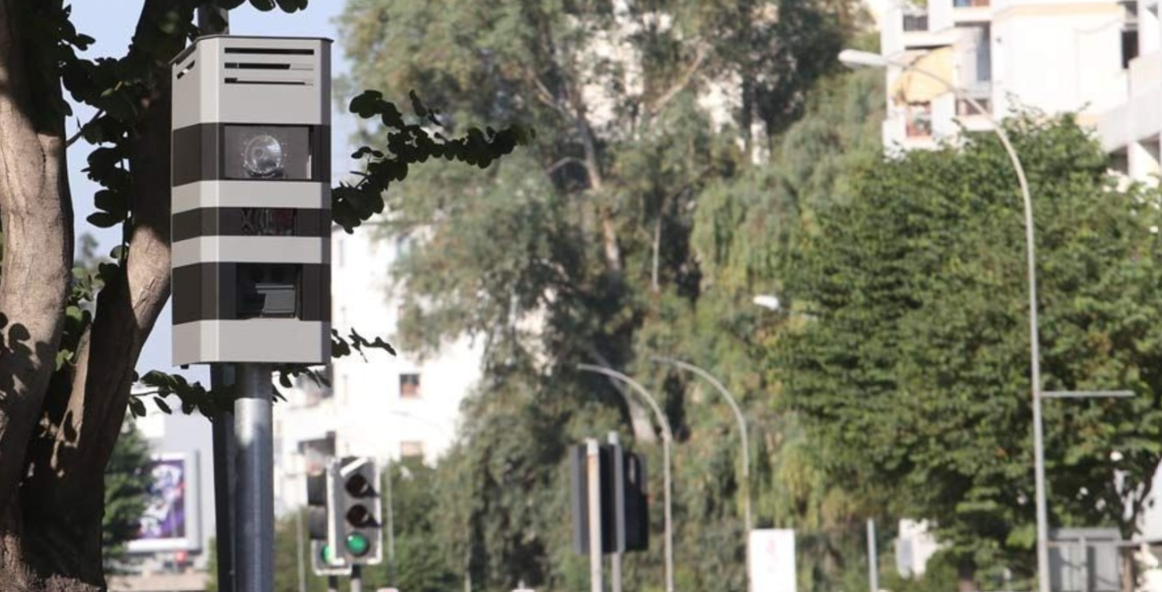 &Kappa;ά&mu;&epsilon;&rho;&epsilon;&sigmaf; &tau;&rho;&omicron;&chi;&alpha;ί&alpha;&sigmaf;: Ά&kappa;&upsilon;&rho;&alpha; &tau;&alpha; &epsilon;&xi;ώ&delta;&iota;&kappa;&alpha; &mu;&epsilon;&tau;ά &alpha;&pi;ό 6 ή 12 &mu;ή&nu;&epsilon;&sigmaf;; - &Tau;&iota; &iota;&sigma;&chi;ύ&epsilon;&iota;