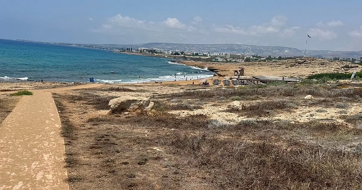 Βρισκόταν με φίλους στην παραλία ο άτυχος 30χρονος – Άκαρπες οι προσπάθειες ναυαγοσώστη για ανάνηψη – Τι διερευνά η Αστυνομία