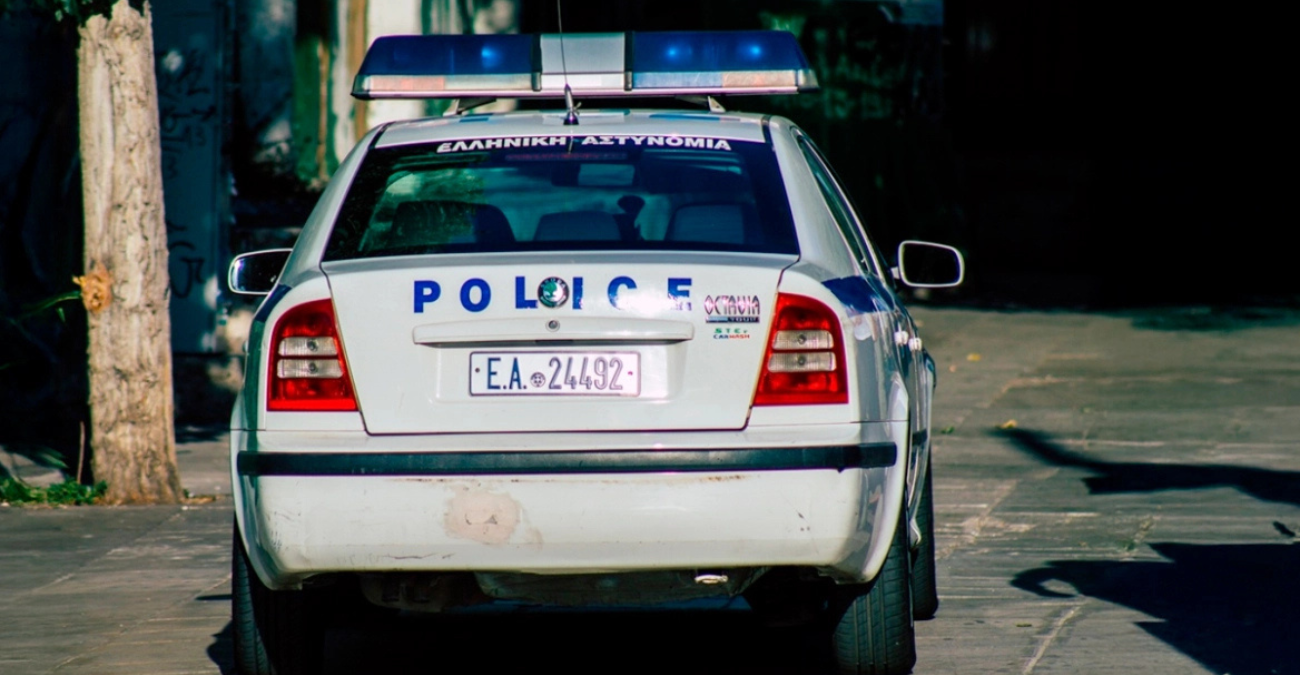 Έπνιξε την αδερφή του και κάλεσε την Αστυνομία για να ομολογήσει Έπνιξε την αδερφή του και κάλεσε την Αστυνομία για να ομολογήσει