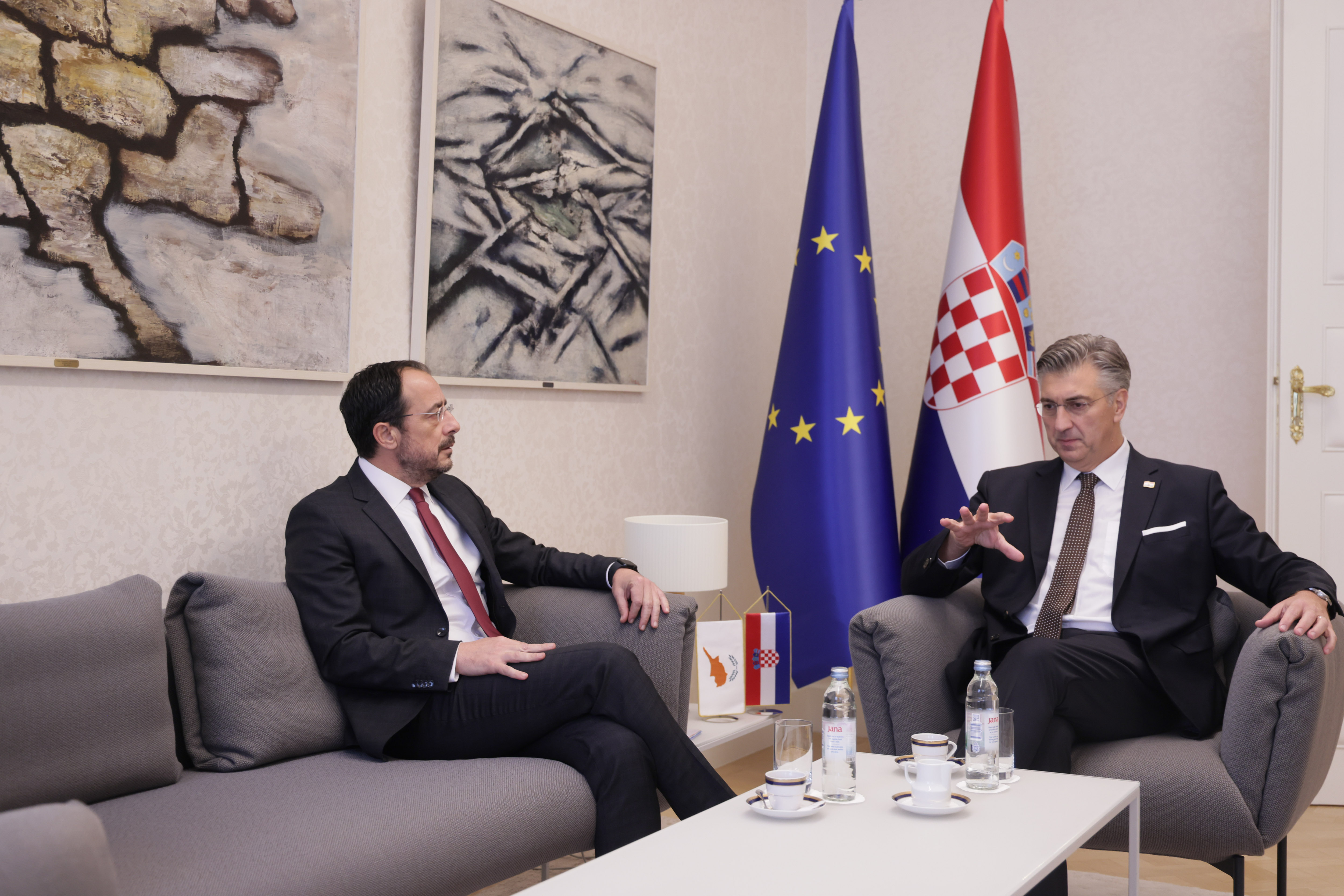 «Τεράστιες προοπτικές στα θέματα διμερούς συνεργασίας» «Τεράστιες προοπτικές στα θέματα διμερούς συνεργασίας»