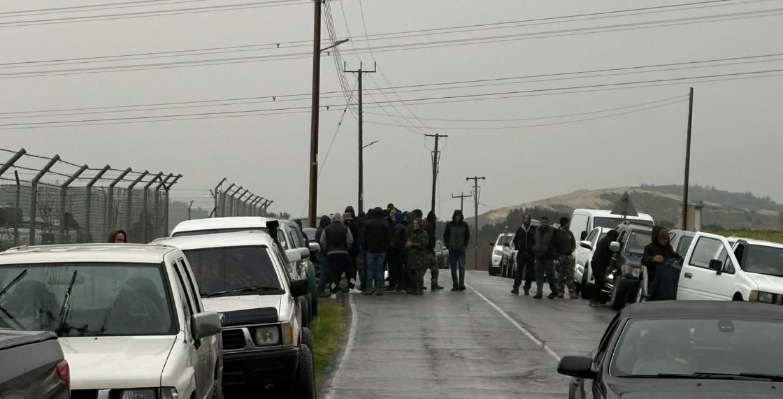 &Delta;&epsilon;&nu; &upsilon;&pi;&omicron;&chi;&omega;&rho;&omicron;ύ&nu; &omicron;&iota; &kappa;&tau;&eta;&nu;&omicron;&tau;&rho;ό&phi;&omicron;&iota;: &Sigma;&upsilon;&nu;&epsilon;&chi;ί&zeta;&omicron;&upsilon;&nu; &tau;&iota;&sigmaf; &kappa;&iota;&nu;&eta;&tau;&omicron;&pi;&omicron;&iota;ή&sigma;&epsilon;&iota;&sigmaf; &kappa;&alpha;&iota; &tau;&omicron; &kappa;&lambda;&epsilon;ί&sigma;&iota;&mu;&omicron; &delta;&rho;ό&mu;&omega;&nu; &laquo;&mu;έ&chi;&rho;&iota; &nu;&alpha; &beta;&rho;&epsilon;&theta;&epsilon;ί &lambda;ύ&sigma;&eta;&raquo;