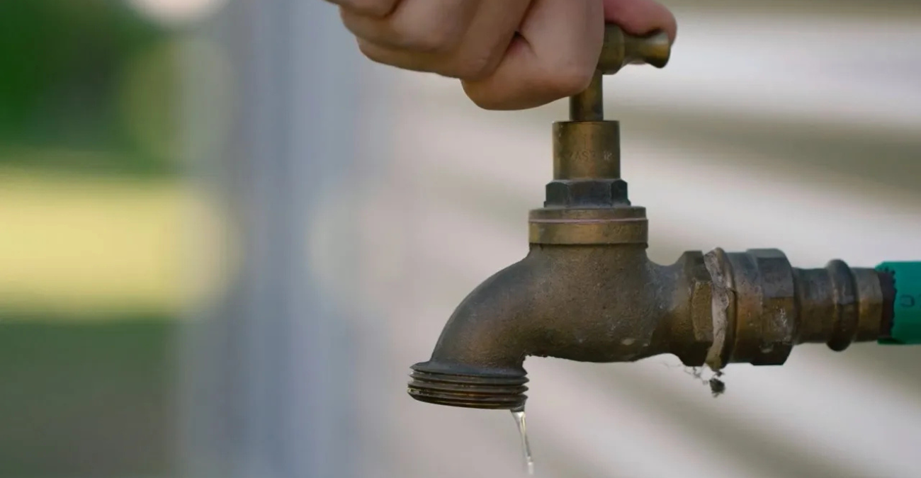 &Pi;&rho;&omicron;&sigma;&omicron;&chi;ή: &Mu;&epsilon;&gamma;ά&lambda;&eta; &delta;&iota;&alpha;&kappa;&omicron;&pi;ή &nu;&epsilon;&rho;&omicron;ύ &sigma;&tau;&eta; &Lambda;ά&rho;&nu;&alpha;&kappa;&alpha; &tau;&eta;&nu; &Tau;&rho;ί&tau;&eta; &ndash; &Delta;&epsilon;ί&tau;&epsilon; &pi;&omicron;&iota;&omicron;&iota; &delta;&rho;ό&mu;&omicron;&iota; &epsilon;&pi;&eta;&rho;&epsilon;ά&zeta;&omicron;&nu;&tau;&alpha;&iota;