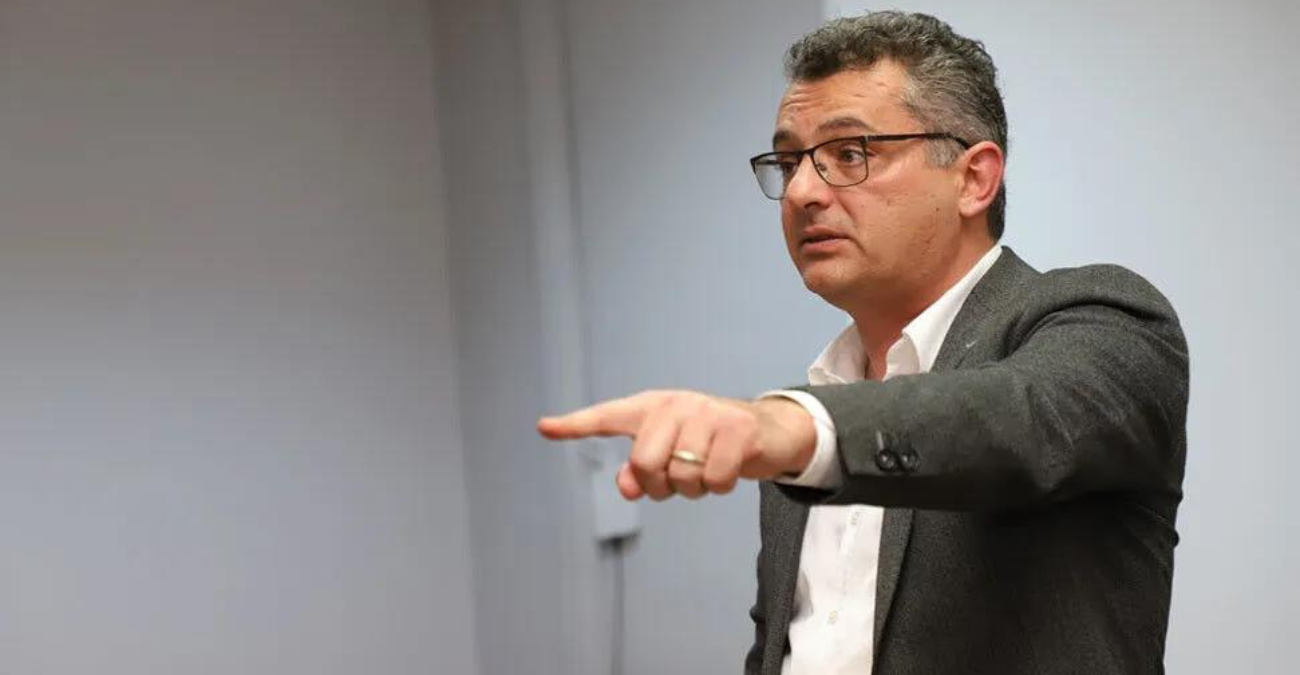 Έ&rho;&chi;&iota;&omicron;&upsilon;&rho;&mu;&alpha;&nu;: &Delta;&epsilon;&nu; &chi;&rho;&epsilon;&iota;ά&zeta;&epsilon;&tau;&alpha;&iota; έ&gamma;&kappa;&rho;&iota;&sigma;&eta; &tau;/&kappa; &pi;&lambda;&epsilon;&upsilon;&rho;ά&sigmaf; &gamma;&iota;&alpha; &mu;&omicron;&nu;&omicron;&mu;&epsilon;&rho;ή &mu;έ&tau;&rho;&alpha; &epsilon;/&kappa; &pi;&lambda;&epsilon;&upsilon;&rho;ά&sigmaf;