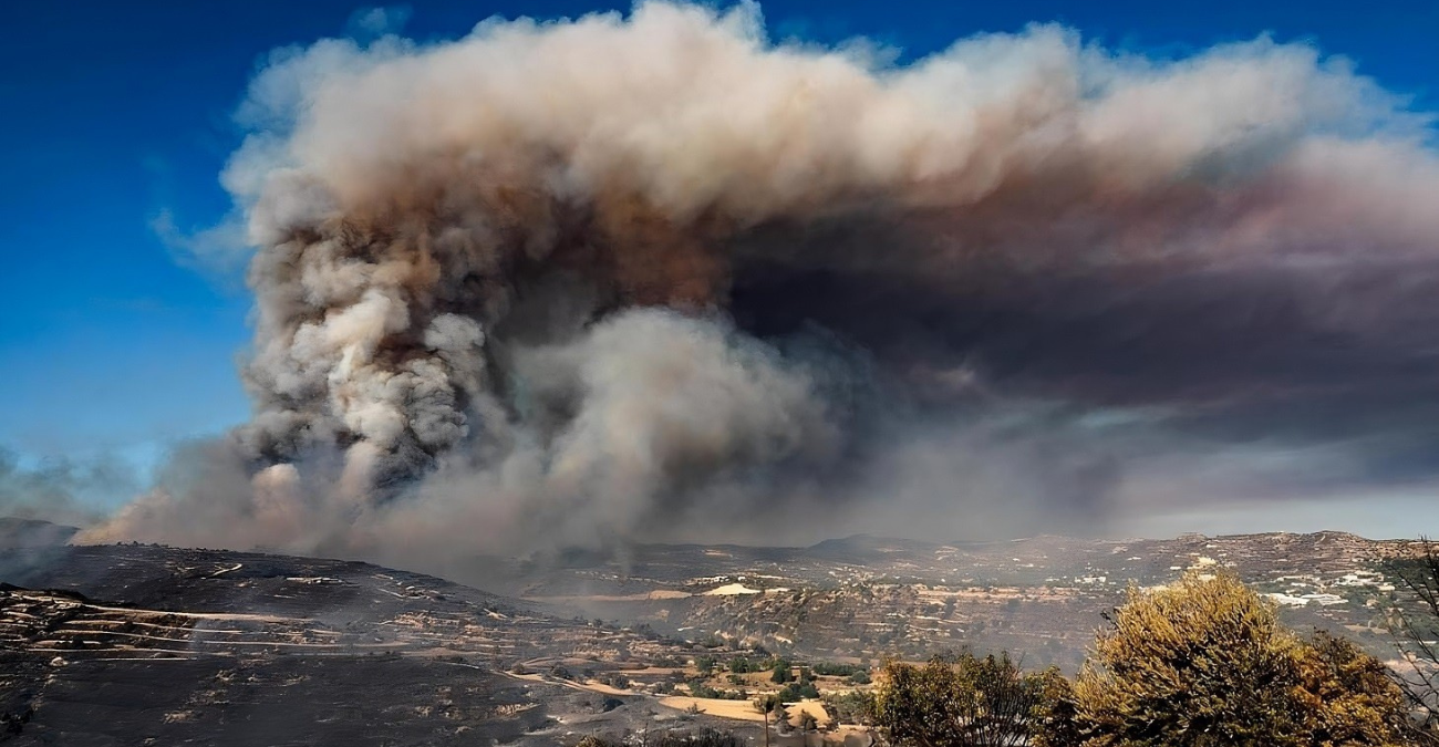 Κίνδυνοι για τη δημόσια υγεία – Απαραίτητες μετρήσεις αέρα και στάχτης