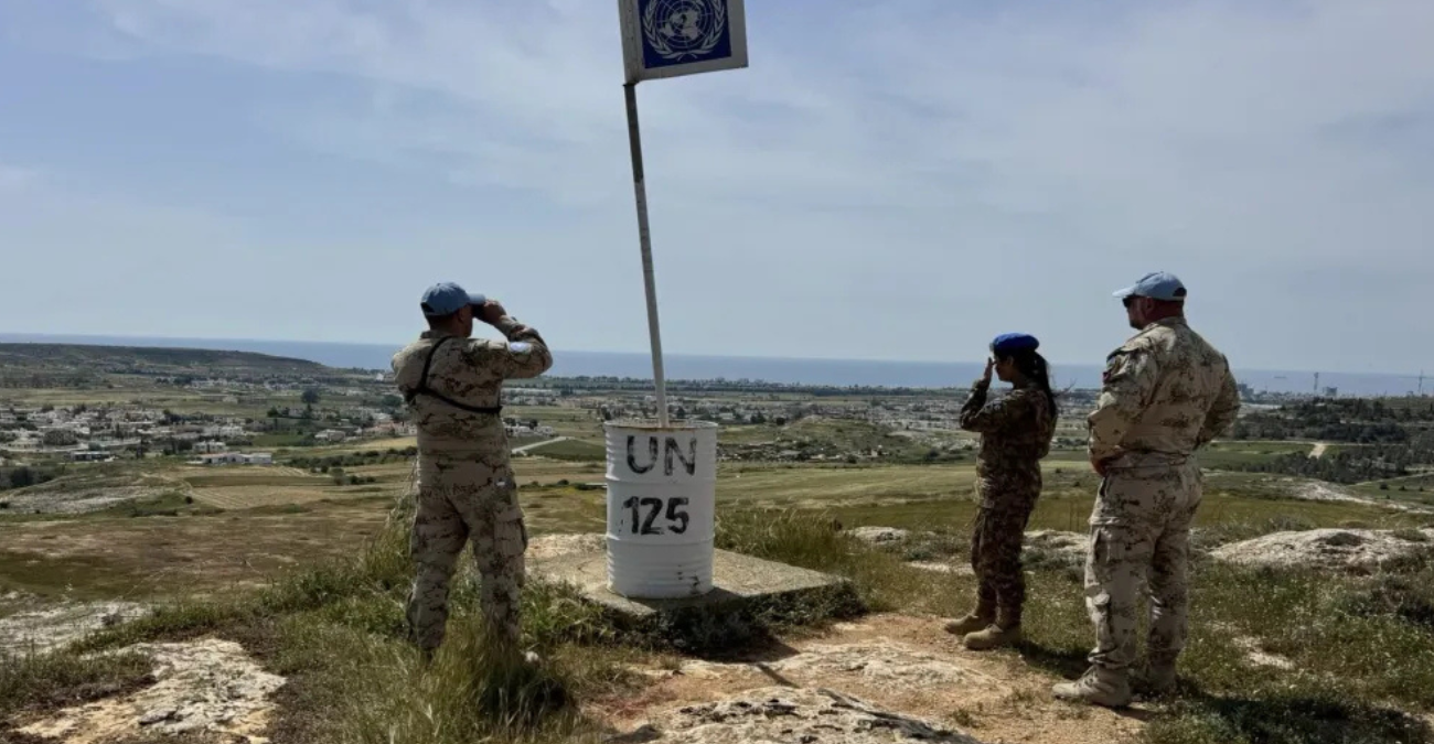 &Omicron;&Upsilon;&Nu;&Phi;&Iota;&Kappa;&Upsilon;&Pi; &gamma;&iota;&alpha; &Pi;ύ&lambda;&alpha;: &laquo;&Pi;&alpha;&rho;&alpha;&mu;έ&nu;&omicron;&upsilon;&mu;&epsilon; &sigma;&tau;&eta;&nu; &pi;&epsilon;&rho;&iota;&omicron;&chi;ή &gamma;&iota;&alpha; &nu;&alpha; &delta;&iota;&alpha;&sigma;&phi;&alpha;&lambda;ί&sigma;&omicron;&upsilon;&mu;&epsilon; &tau;&eta;&nu; &eta;&rho;&epsilon;&mu;ί&alpha;&raquo; - &Sigma;&epsilon; &epsilon;&pi;&iota;&phi;&upsilon;&lambda;&alpha;&kappa;ή &omicron; &Omicron;&Eta;&Epsilon;