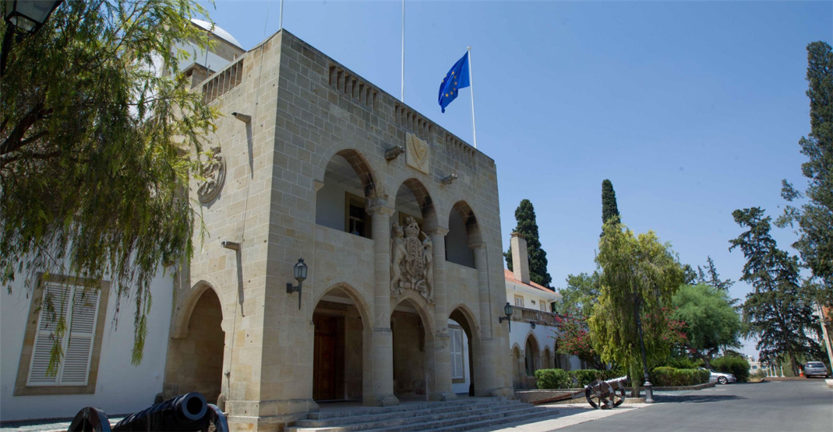 &Mu;&epsilon; &tau;&eta; &nu;έ&alpha; &tau;&omicron;&upsilon; &sigma;ύ&nu;&theta;&epsilon;&sigma;&eta; &sigma;&upsilon;&nu;&epsilon;&delta;&rho;&iota;ά&zeta;&epsilon;&iota; &tau;&eta;&nu; &Pi;έ&mu;&pi;&tau;&eta; &tau;&omicron; &Upsilon;&pi;&omicron;&upsilon;&rho;&gamma;&iota;&kappa;ό - &Omicron;&iota; &pi;&rho;ώ&tau;&epsilon;&sigmaf; &kappa;&iota;&nu;ή&sigma;&epsilon;&iota;&sigmaf; &mu;&epsilon;&tau;ά &tau;&omicron;&nu; &alpha;&nu;&alpha;&sigma;&chi;&eta;&mu;&alpha;&tau;&iota;&sigma;&mu;ό