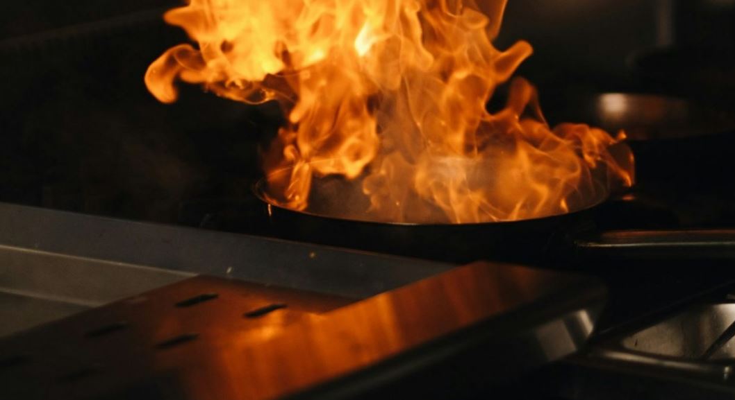 Αυτή τη συσκευή πρέπει να βγάζετε από την πρίζα μετά τη χρήση