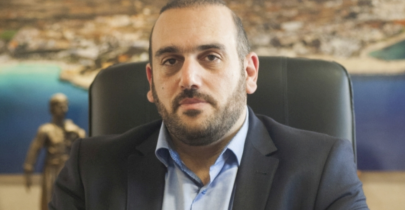 &Sigma;&upsilon;&gamma;&kappa;&lambda;&omicron;&nu;ί&zeta;&epsilon;&iota; &omicron; &Gamma;&iota;ά&nu;&nu;&eta;&sigmaf; &Kappa;&alpha;&rho;&omicron;ύ&sigma;&omicron;&sigmaf; &mu;&epsilon;&tau;ά &alpha;&pi;ό &sigma;&omicron;&beta;&alpha;&rho;ό &tau;&rho;&omicron;&chi;&alpha;ί&omicron;: &laquo;&Pi;έ&rho;&alpha;&sigma;&alpha;&nu; 100 &alpha;&upsilon;&tau;&omicron;&kappa;ί&nu;&eta;&tau;&alpha; &kappa;&alpha;&iota; &sigma;&chi;&epsilon;&delta;ό&nu; &kappa;&alpha;&nu;&epsilon;ί&sigmaf; &delta;&epsilon;&nu; &sigma;&tau;&alpha;&mu;ά&tau;&eta;&sigma;&epsilon;&raquo;