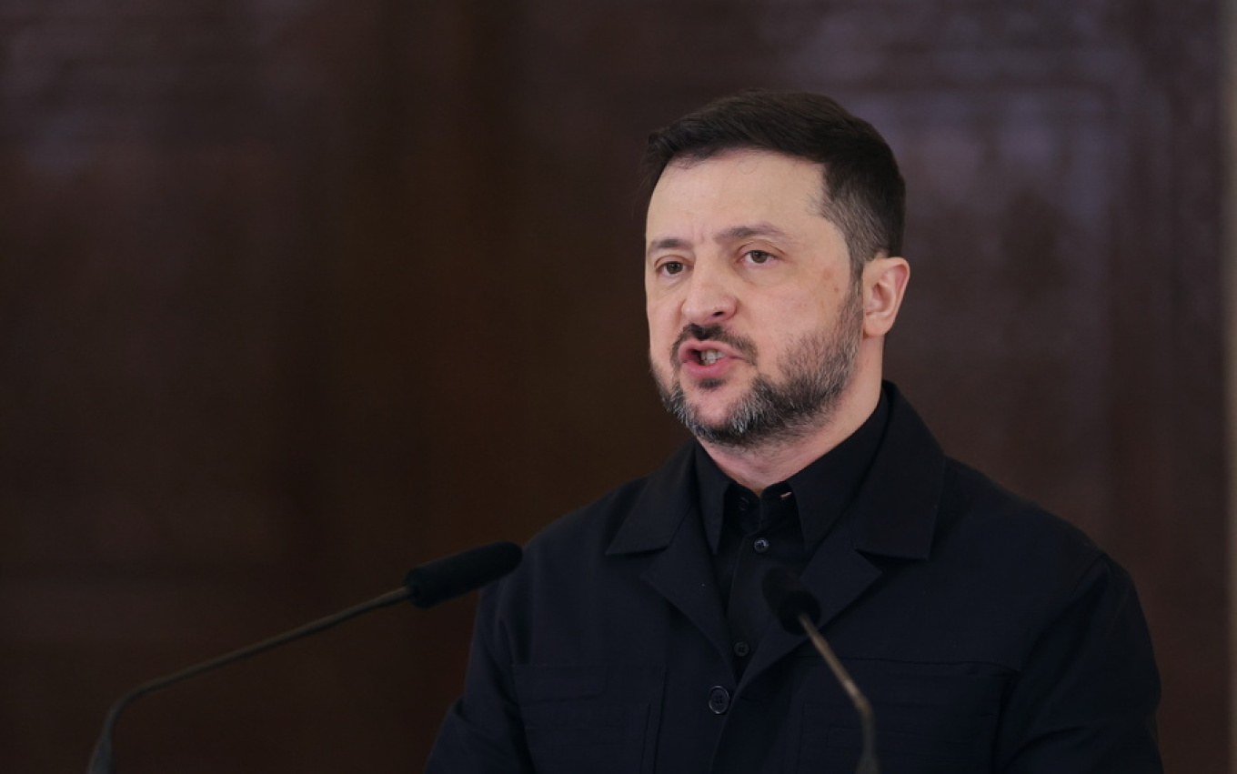 &Omicron; &Zeta;&epsilon;&lambda;έ&nu;&sigma;&kappa;&iota; &alpha;&nu;&alpha;&kappa;&omicron;&iota;&nu;ώ&nu;&epsilon;&iota; &kappa;&alpha;&tau;ά&pi;&alpha;&upsilon;&sigma;&eta; &pi;&upsilon;&rho;ό&sigmaf; &alpha;&pi;ό &tau;&alpha; &mu;&epsilon;&sigma;ά&nu;&upsilon;&chi;&tau;&alpha; &tau;&eta;&sigmaf; &Tau;&rho;ί&tau;&eta;&sigmaf;