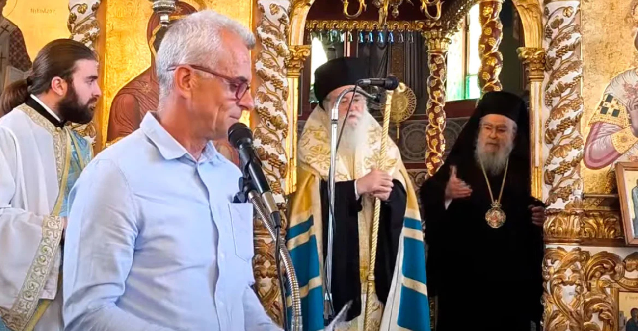 «Με τα πουκάμισα έξω ήρθες, απαράδεκτος» «Με τα πουκάμισα έξω ήρθες, απαράδεκτος»