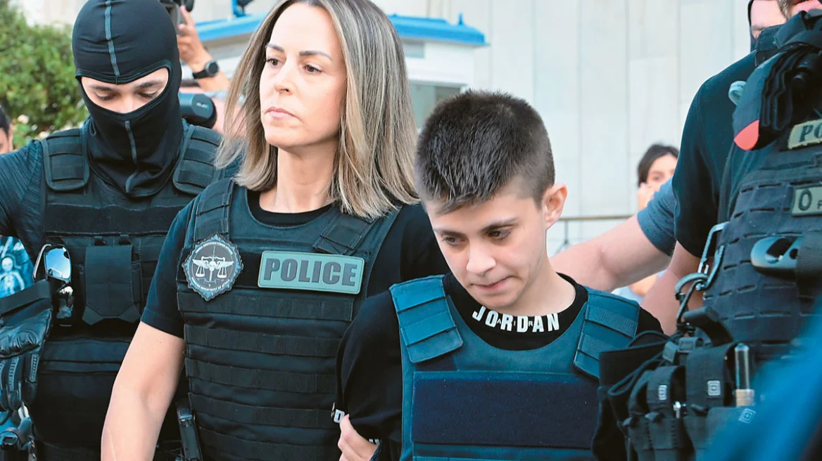 &Sigma;&tau;&eta;&nu; &alpha;&nu;&alpha;&kappa;&rho;ί&tau;&rho;&iota;&alpha; &Alpha;&mu;&alpha;&lambda;&iota;ά&delta;&alpha;&sigmaf; &eta; &Epsilon;&iota;&rho;ή&nu;&eta; &Mu;&omicron;&upsilon;&rho;&tau;&zeta;&omicron;ύ&kappa;&omicron;&upsilon; &gamma;&iota;&alpha; &tau;&omicron;&nu; &theta;ά&nu;&alpha;&tau;&omicron; &tau;&omicron;&upsilon; &mu;&iota;&kappa;&rho;&omicron;ύ &Pi;&alpha;&nu;&alpha;&gamma;&iota;ώ&tau;&eta;