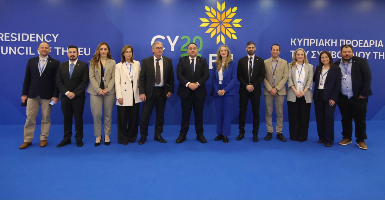 &Alpha;&lambda;&lambda;ά&zeta;&epsilon;&iota; &omicron; &tau;&omicron;&upsilon;&rho;&iota;&sigma;&mu;ό&sigmaf; &sigma;&tau;&eta;&nu; &Epsilon;&upsilon;&rho;ώ&pi;&eta;: &Tau;&iota; &phi;έ&rho;&nu;&epsilon;&iota; &eta; &nu;έ&alpha; &sigma;&tau;&rho;&alpha;&tau;&eta;&gamma;&iota;&kappa;ή &pi;&omicron;&upsilon; &pi;&alpha;&rho;&omicron;&upsilon;&sigma;&iota;ά&sigma;&tau;&eta;&kappa;&epsilon; &sigma;&tau;&eta;&nu; &Kappa;ύ&pi;&rho;&omicron;