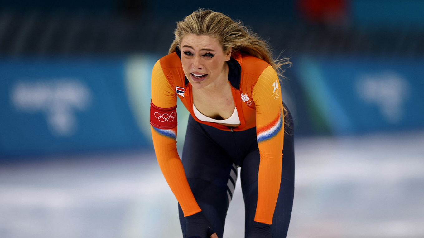 &Eta; Nike &laquo;&chi;&rho;&upsilon;&sigma;ώ&nu;&epsilon;&iota;&raquo; &tau;&eta; &Gamma;&iota;&omicron;ύ&tau;&alpha; &Lambda;ί&rho;&nu;&tau;&alpha;&mu; &epsilon;&pi;&epsilon;&iota;&delta;ή έ&delta;&epsilon;&iota;&xi;&epsilon; &tau;&omicron;&nu; &sigma;&tau;&eta;&theta;ό&delta;&epsilon;&sigma;&mu;ό &tau;&eta;&sigmaf;, &theta;&alpha; &pi;ά&rho;&epsilon;&iota; έ&omega;&sigmaf; &kappa;&alpha;&iota; έ&nu;&alpha; &epsilon;&kappa;&alpha;&tau;. &delta;&omicron;&lambda;ά&rho;&iota;&alpha;