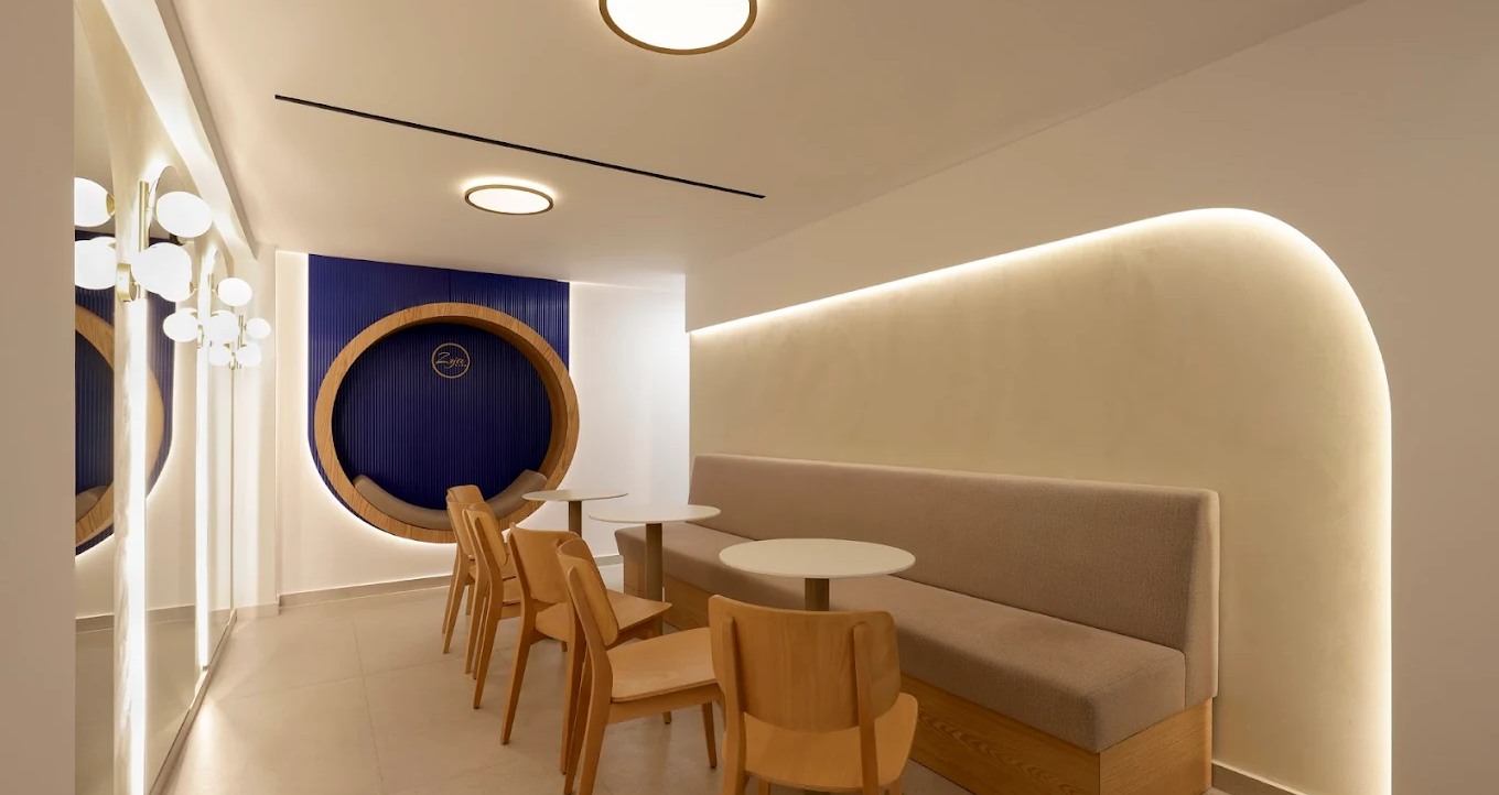 &Epsilon;ί&sigma;&alpha;&iota; &lambda;ά&tau;&rho;&eta;&sigmaf; &tau;&omicron;&upsilon; &kappa;&alpha;&phi;έ; &Tau;&omicron; &nu;έ&omicron; luxury spot &pi;&omicron;&upsilon; &mu;ό&lambda;&iota;&sigmaf; ά&nu;&omicron;&iota;&xi;&epsilon; &epsilon;ί&nu;&alpha;&iota; &phi;&tau;&iota;&alpha;&gamma;&mu;έ&nu;&omicron; &gamma;&iota;&alpha; &epsilon;&sigma;έ&nu;&alpha; - &Delta;&epsilon;ί&tau;&epsilon; &pi;&omicron;&upsilon; &beta;&rho;ί&sigma;&kappa;&epsilon;&tau;&alpha;&iota; - &Phi;&omega;&tau;&omicron;&gamma;&rho;&alpha;&phi;ί&epsilon;&sigmaf;