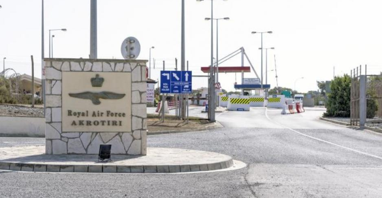 &Delta;&rho; &Alpha;&rho;&iota;&sigma;&tau;&omicron;&tau;έ&lambda;&omicron;&upsilon;&sigmaf;: &Eta; &alpha;&pi;&omicron;&mu;ά&kappa;&rho;&upsilon;&nu;&sigma;&eta; &tau;&omega;&nu; &Beta;ά&sigma;&epsilon;&omega;&nu; &alpha;&pi;&alpha;&iota;&tau;&epsilon;ί &delta;&iota;&epsilon;&theta;&nu;ή &sigma;&upsilon;&nu;&epsilon;&rho;&gamma;&alpha;&sigma;ί&alpha; &kappa;&alpha;&iota; &pi;&rho;&omicron;&epsilon;&tau;&omicron;&iota;&mu;&alpha;&sigma;ί&alpha;