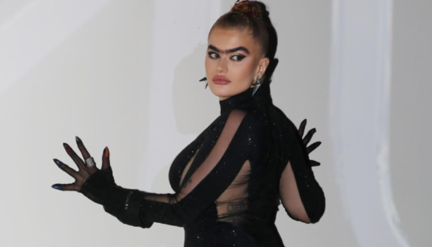 Οι αποκαλυπτικές πόζες της στο Instagram